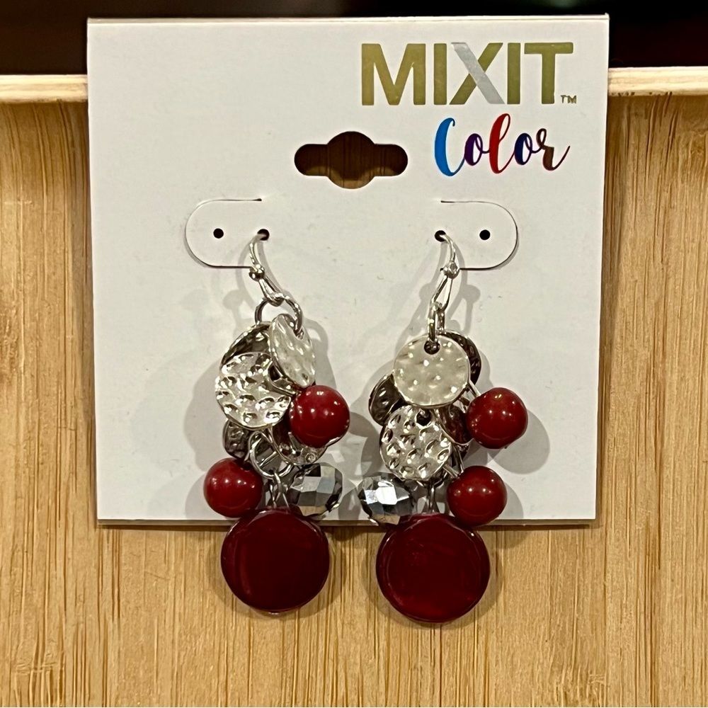 ✨ MIXIT Red & Silver Dangling Earrings NWT ❤️✨
